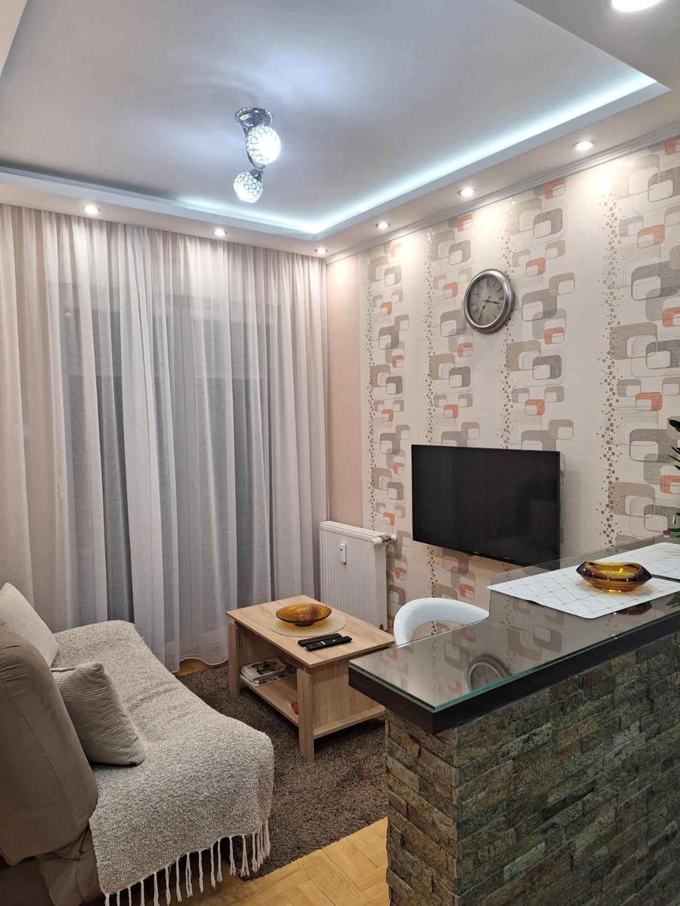 Lux Apartment Sanja 1 Subotica Exterior foto