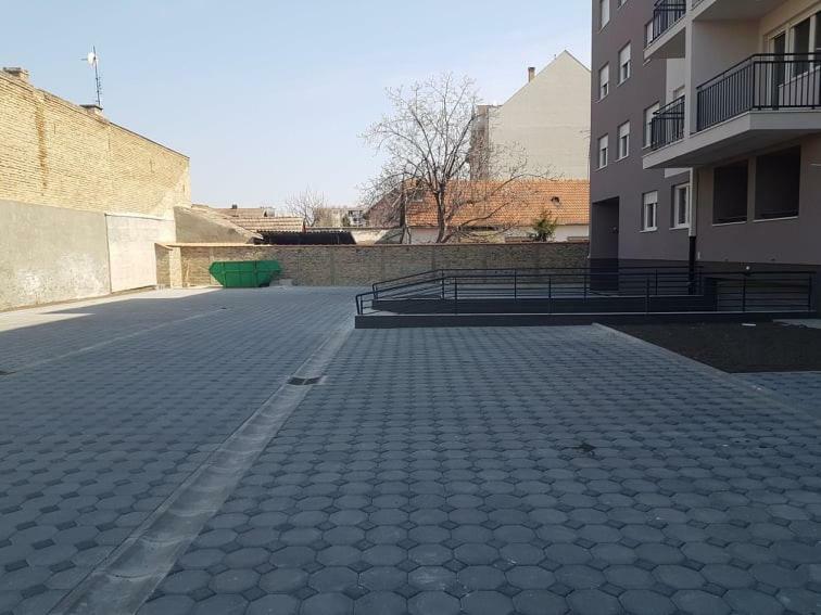 Lux Apartment Sanja 1 Subotica Exterior foto